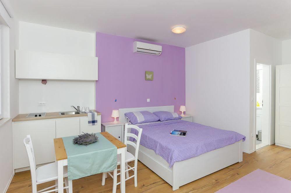 App Karmen With Free Parkig Apartman Poreč Kültér fotó