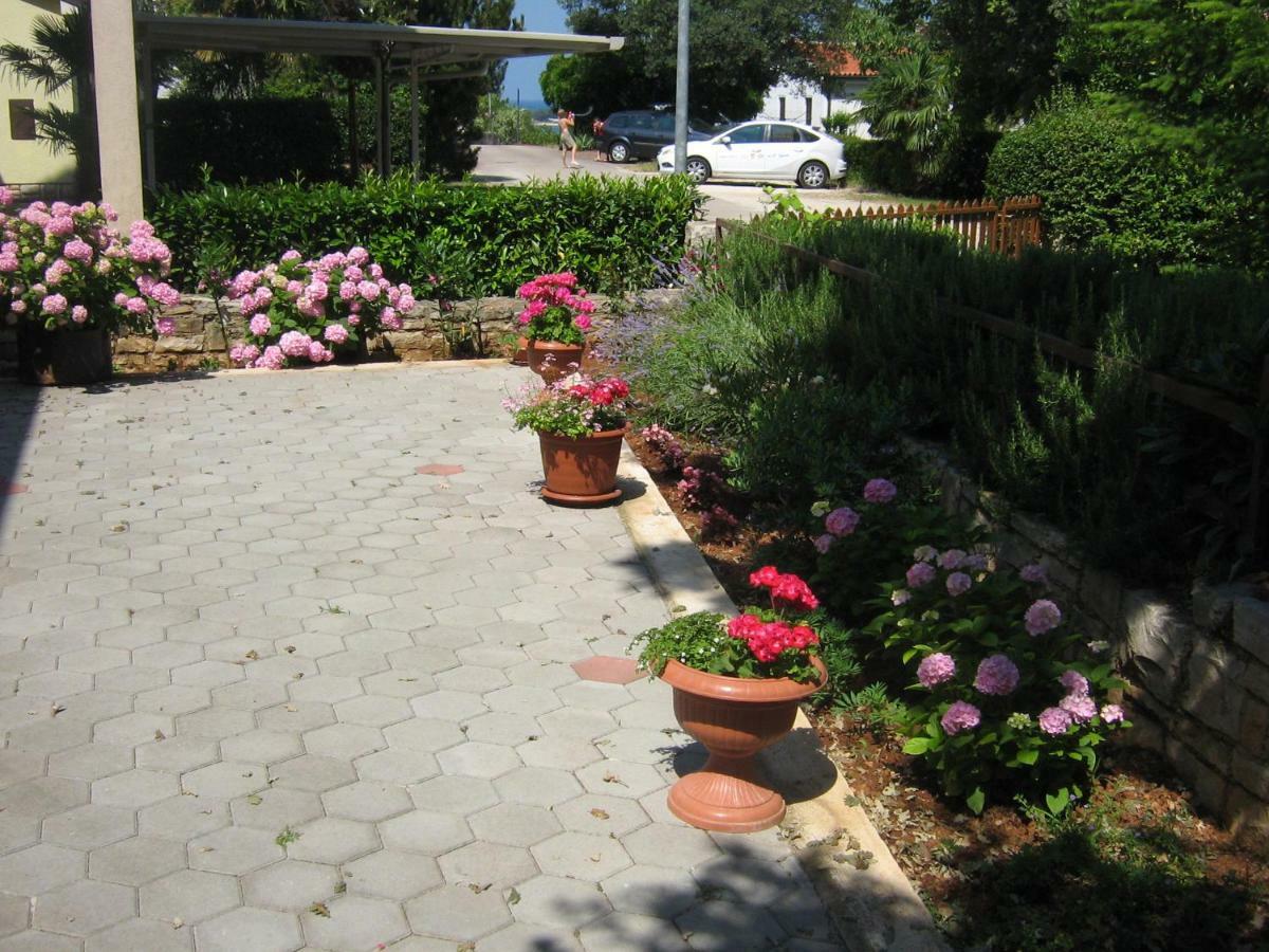 App Karmen With Free Parking Apartman Poreč Kültér fotó
