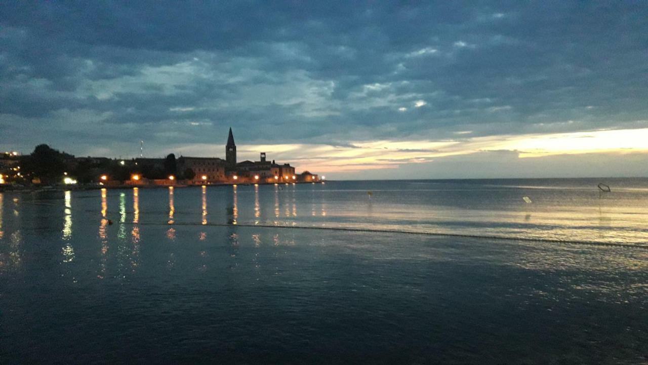 App Karmen With Free Parking Apartman Poreč Kültér fotó